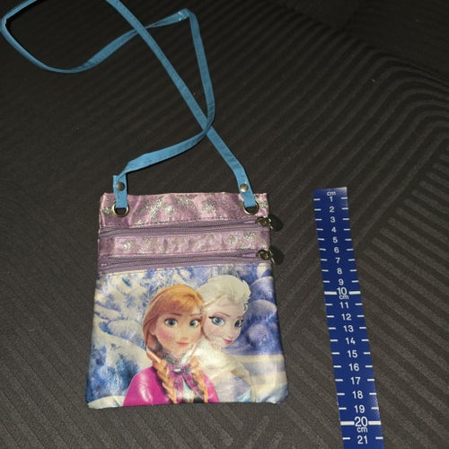 Axelremsväska med Frost-motiv