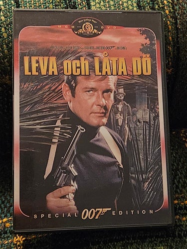 LEVA OCH LÅTA DÖ - JAMES BOND 007 . .DVD ,SV TEXT