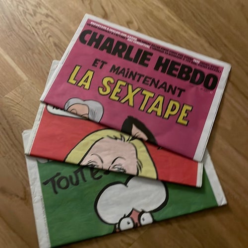 3 st Charlie Hebdo tidningar ( 2015, 2017 ) Ej igenombläddrade.