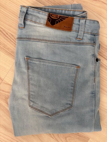Geniala ljusblå jeans, storlek 29/32 slim fit.