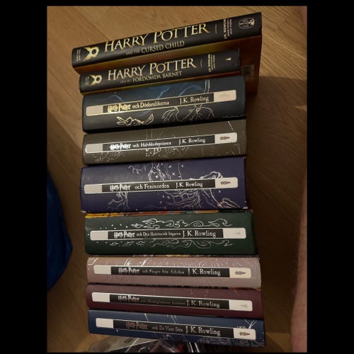 Harry Potter bok 1-7 samt fördömda barnet av J.K. Rowling
