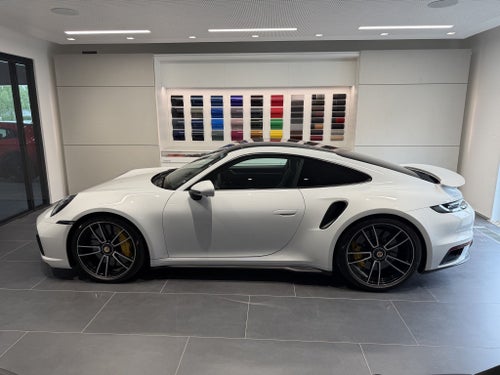 Porsche 911 Turbo S Cabriolet / Lyft