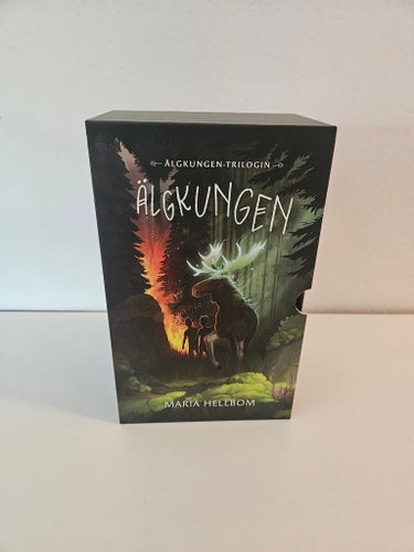 Älgkungen-trilogin av Maria Hellbom, 2022