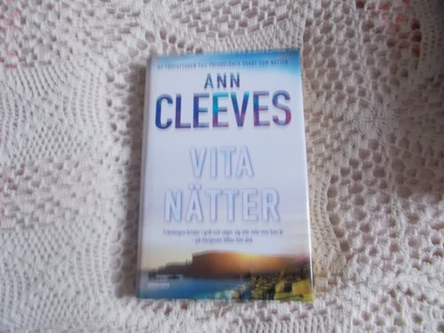 EN INBUNDEN BOK ANN CLEEVES VITA NÄTTER
