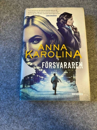 Anna Karolina - Försvararen