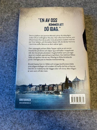 Anna Karolina - Försvararen