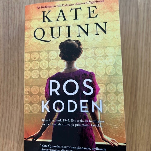 Roskoden – Kate Quinn (pocket)