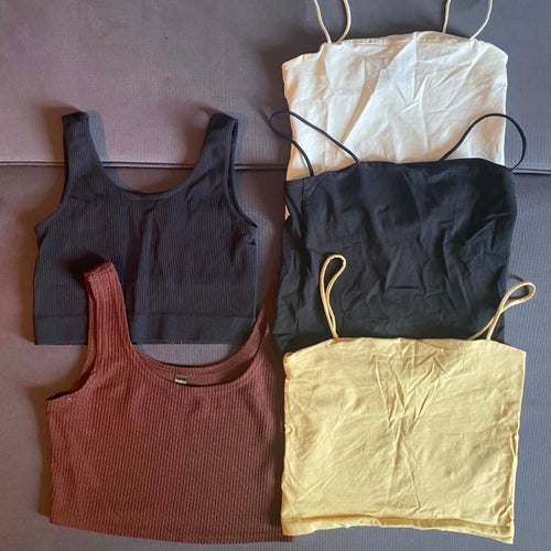 Paket med 5 korta toppar/linnen från Bik Bok, Shein och Gina Tricot. Storlek M.