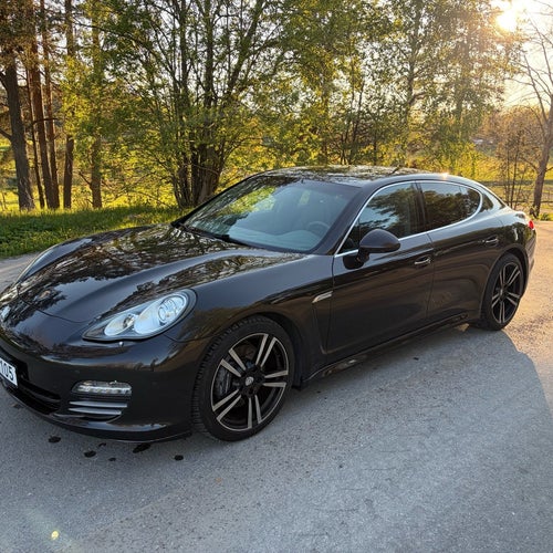 Porsche Panamera 4