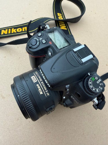 Nikon D7000 systemkamera med AF-S Nikkor 35mm 1:1.8G DX objektiv