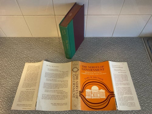 Karl W. Deutsch: The Nerves of Government. Tryckt 1963