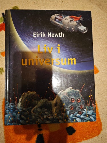 Liv i universum av Eirik Newth