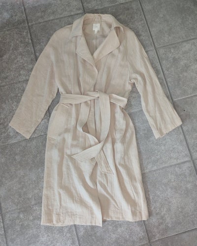 Snyggt sommar-/vår-/höstkappa från H&M i storlek M
