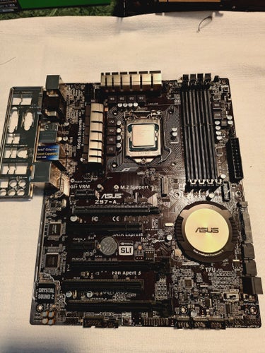 ASUS Z97-A Moderkort med Intel Core i5-4460 Processor