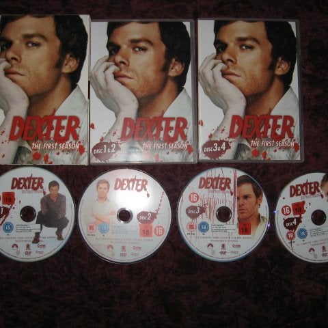DEXTER SÄSONG 1 (4-DISC) (MICHAEL C. HALL,JULIE BENZ) DVD