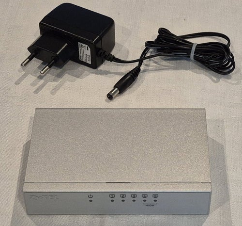 Zyxel ES-105A v3