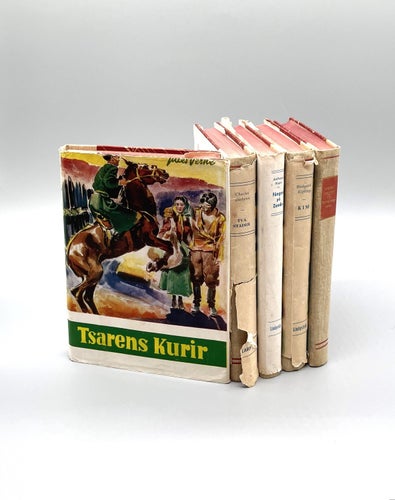 5 böcker: Två städer av Charles Dickens, Tsarens kurir av Jules Verne mm