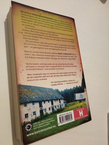 Det fjärde offret - Mari Jungstedt, bok pocket Fine plus