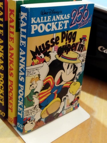 Kalle Ankas pocket 53 Walt Disney's Musse Pigg griper in. Very Good+