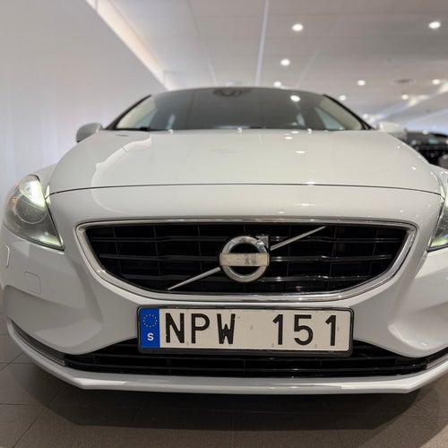 Volvo V40 T4 Summum / Farthållare / 10 000kr i tillbehör /