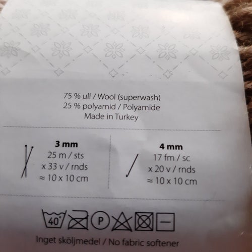 Grön brun, vit strumpor storlek 25-26