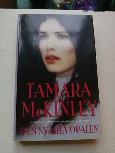 Den svarta opalen - Tamara McKinley