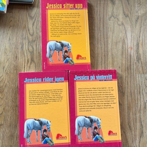 3 x Jessica sitter upp , rider igen & på vinterritt av Gill Morrell