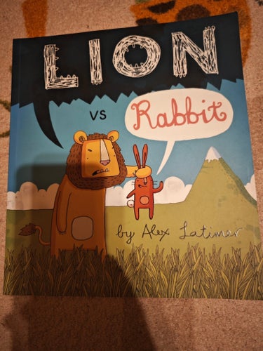 Lion vs Rabbit av Alex Latimer