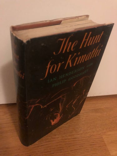 Henderson, Ian; Goodhart, Philip: The Hunt for Kimathi. Tryckt 1958