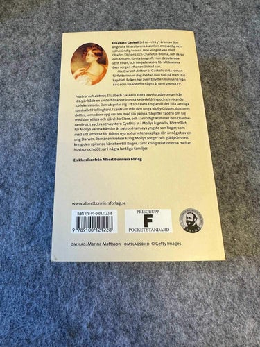 Elizabeth Gaskell - Hustrur och döttrar en vardagsberättelse