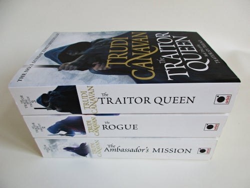 Trudi Canavan - TRAITOR SPY TRILOGY 1-3 komplett samling Printed in UK