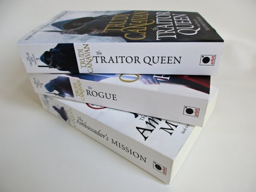 Trudi Canavan - TRAITOR SPY TRILOGY 1-3 komplett samling Printed in UK