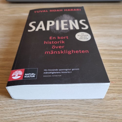 Sapiens av Yuval Noah Harari//Pocket