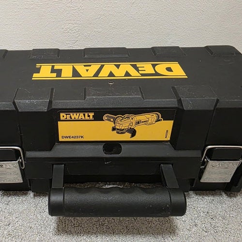 DeWalt Vinkelslip DWE4237K