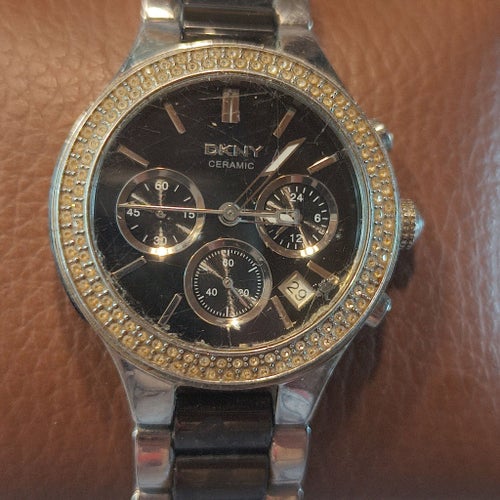 DKNY Keramiskt armbandsur med kronograf och strass