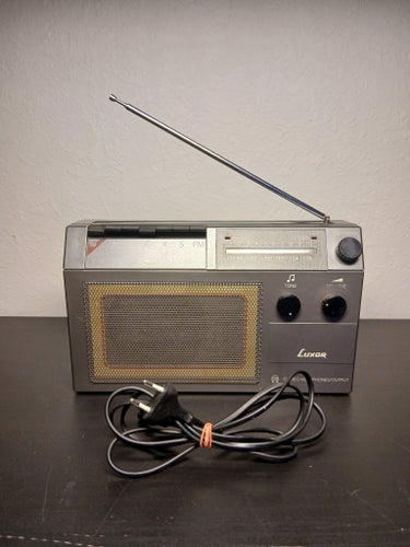 Luxor 9151 FM Radio