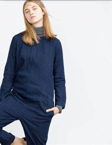 ZARA TRAFALUC blå denim jumpsuit, storlek M