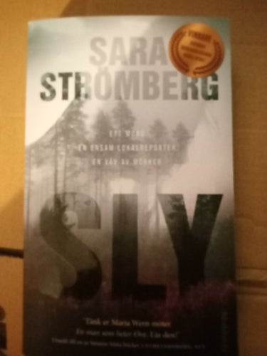 Sly av Sara Strömberg, 2022