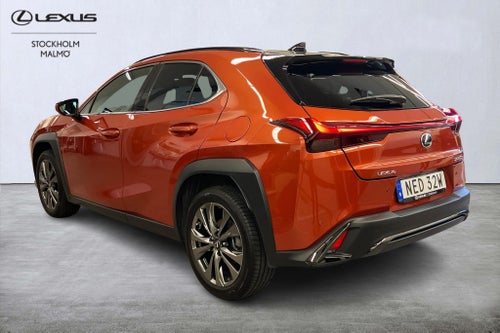 Lexus UX 250h F Sport Design 184hk P-värm Navi Keyless B-kamera