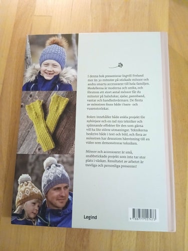 Stickade Mössor och andra accessoarer för stora och små