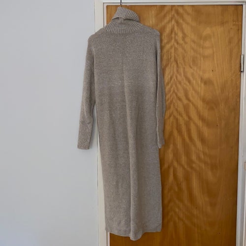 BIANCA x NELLY.COM beige klänning, storlek S