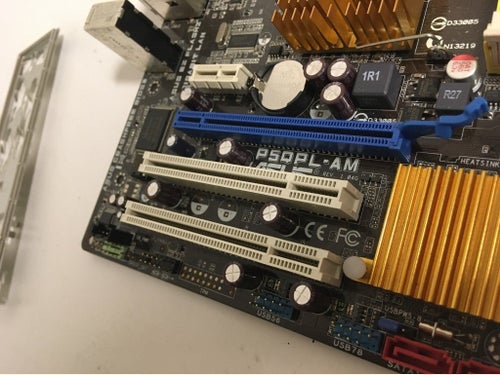 ASUS P5QPL-AM Moderkort LGA775 med Intel Core 2 Duo E6300 Processor