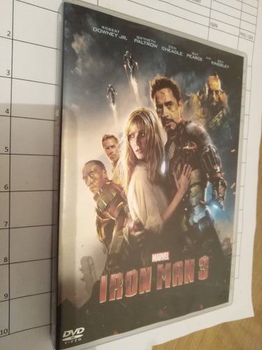 Iron Man 3 av Shane Black, Robert Downey Jr, Guy Pearce. DVD