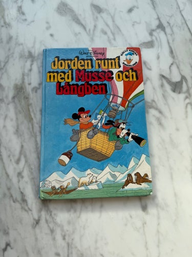 Jorden runt med Musse och Långben, Walt Disney, 1973