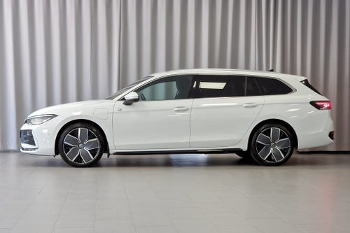 Volkswagen Passat Variant eHybrid R-Line | Drag | Navi | P-klimat | Pano | Matri