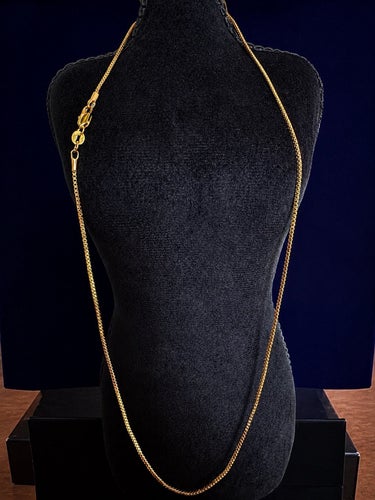 18k guldpläterat halsband. Längd 40 cm. Kungslänk 1 mm bred