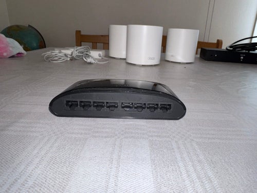 D-Link DES-1008D 8-Port Fast Ethernet Unmanaged Desktop Switch