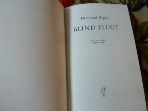 BLIND FLUGT, DESMOND BAGLEY, BOK, PRINTED IN DENMARK, DANSK