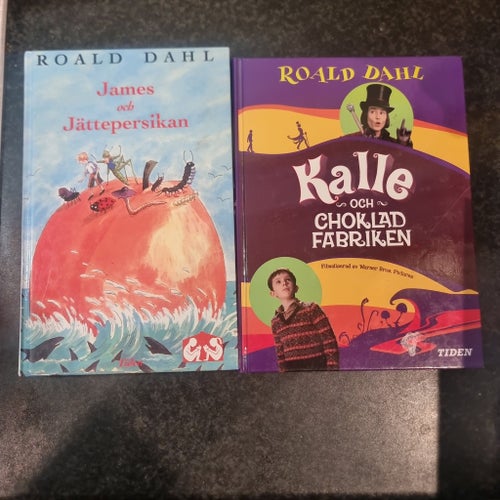 James och Jättepersikan & Kalle och Chokladfabriken av Roald Dahl