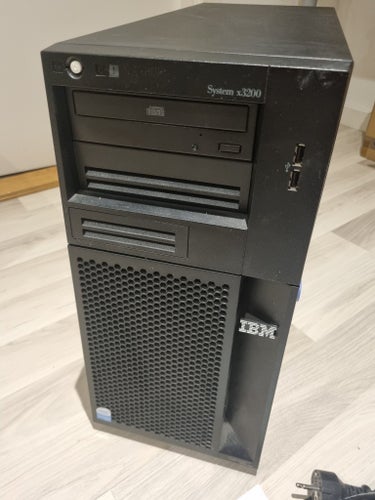 IBM System x3200 Server
